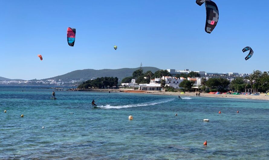 Vous connaissez la Cala Martina à Ibiza… Le Rendez-vous du Kitesurf ?