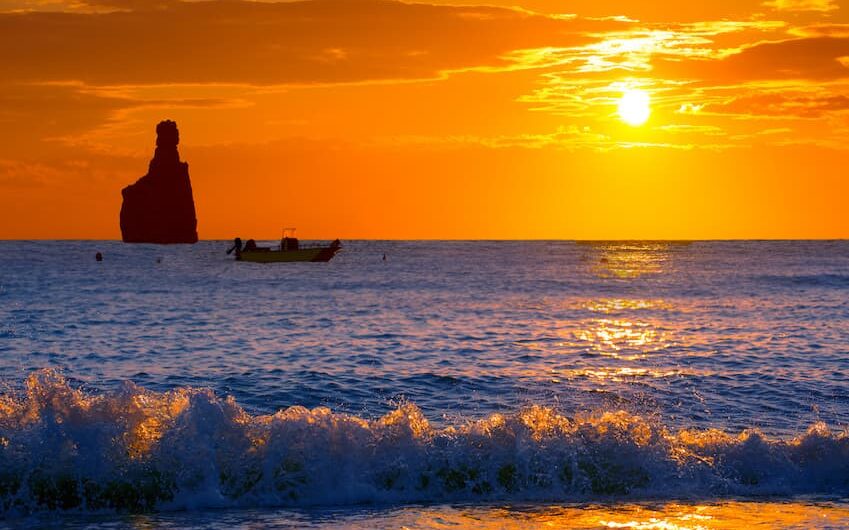 Pluie en France, Soleil et Chaleur à Ibiza